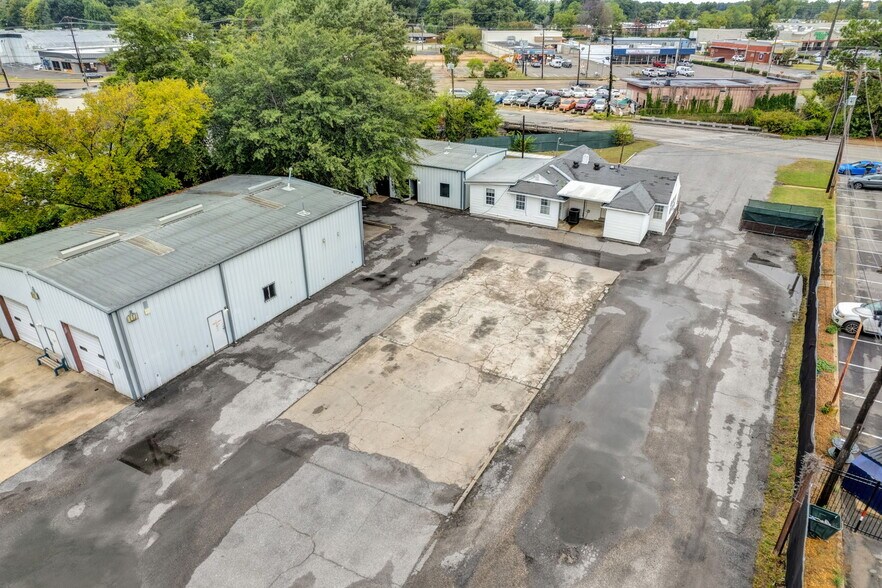 More Photos Of 5079 Old Summer Rd, Memphis General Retail For Sale