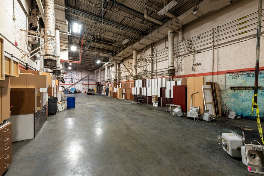 More Photos Of 22 N 1st St, Newark Light Distribution For Sale