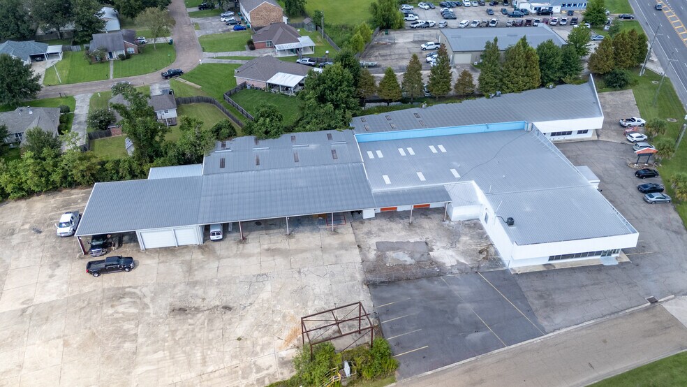 More Photos Of 947 Florida Ave SW, Denham Springs Flex For Sale