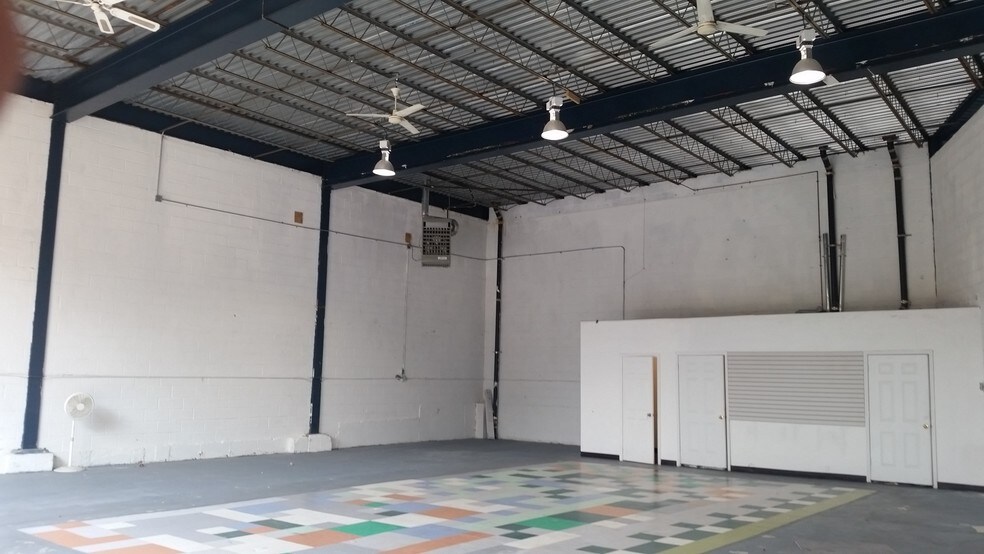 More Photos Of 518 Timpson Pl, Bronx Warehouse For Lease