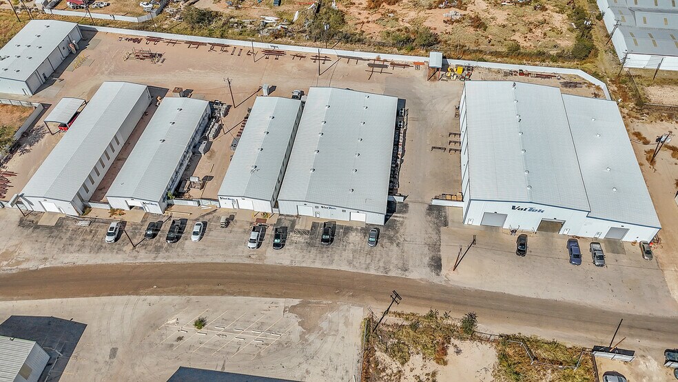 More Photos Of 2110 W 44th St, Odessa Industrial For Sale