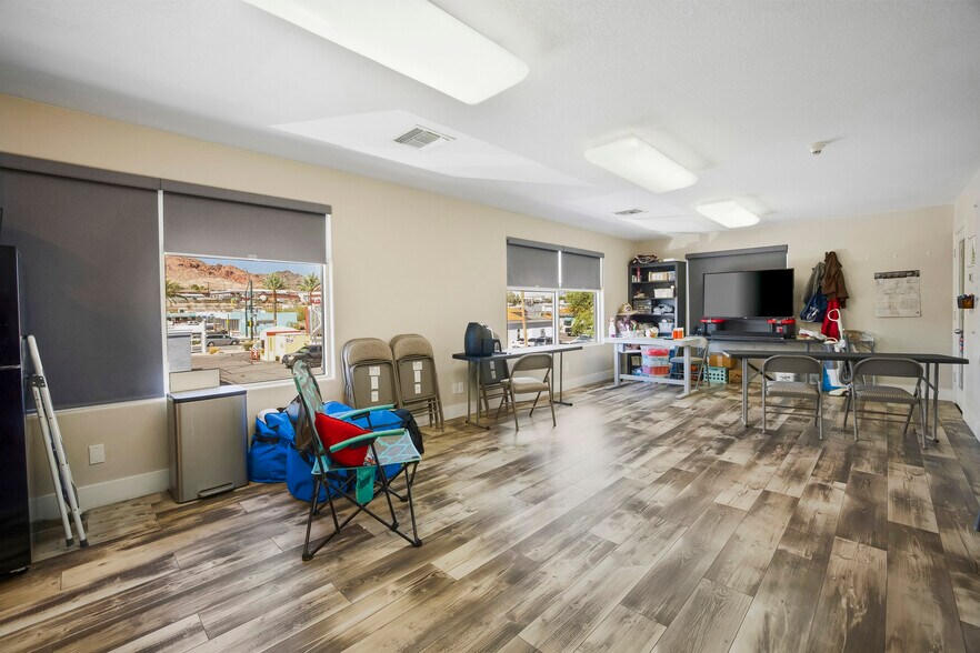 More Photos Of 1633-1651 Boulder City Pky, Boulder City General Retail For Sale