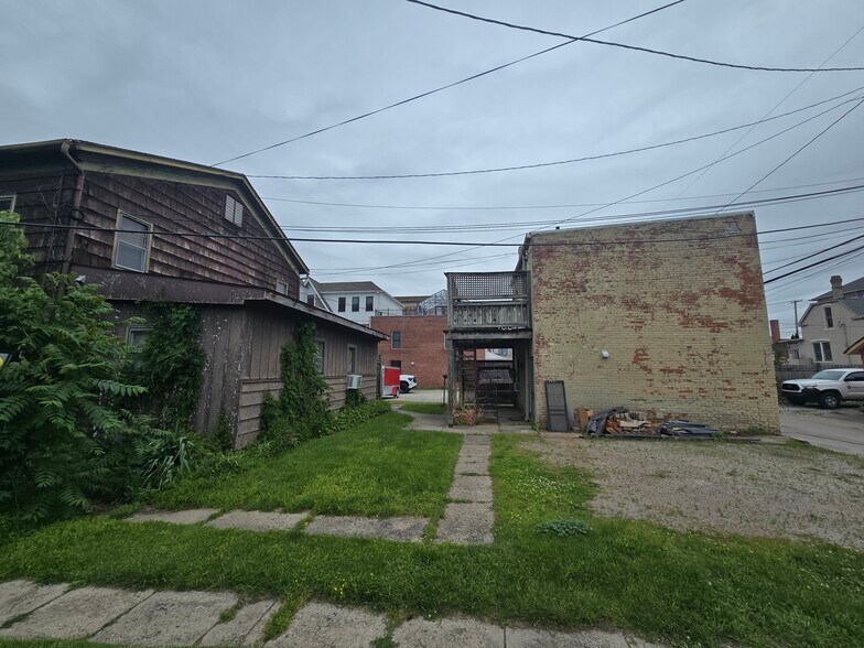 More Photos Of 813 W Berry St, Fort Wayne Apartments For Sale