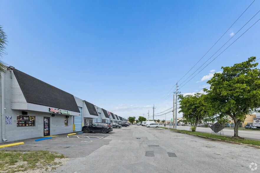 More Photos Of 3820 NW 135th St, Opa-locka Warehouse For Lease