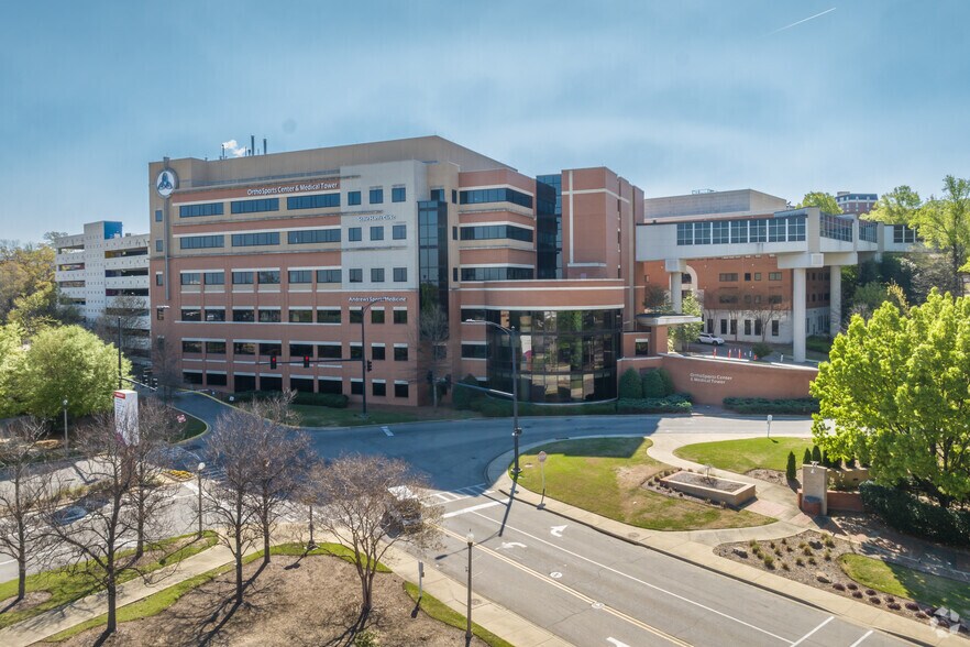 More Photos Of 833 Saint Vincents Dr, Birmingham Medical For Lease