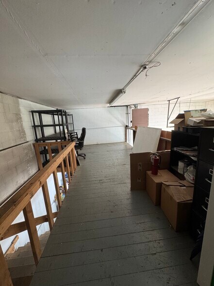 More Photos Of 17514 Bothell Way NE, Bothell Warehouse For Lease