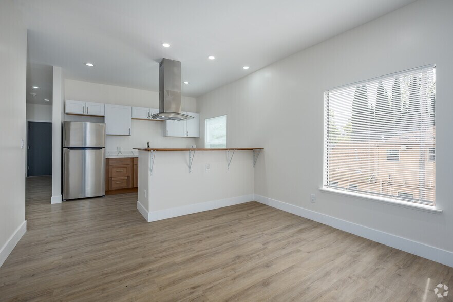 More Photos Of 3000 T St, Sacramento Apartments For Sale