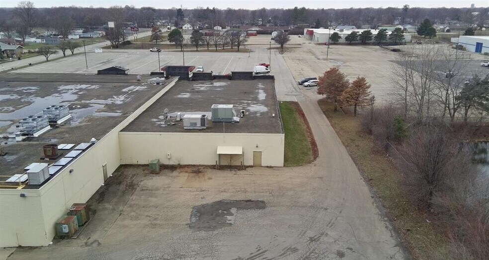 More Photos Of 1773 E Chestnut St, Canton General Retail For Lease