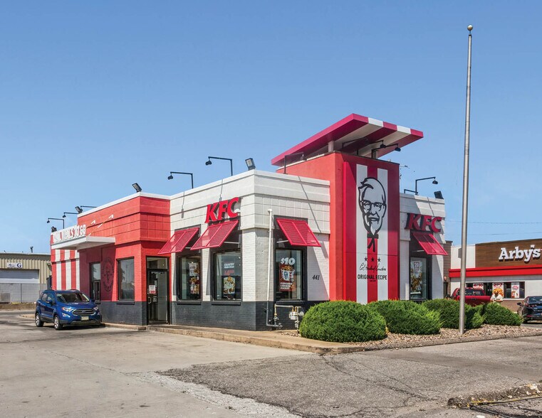 More Photos Of 441 S West St, Wichita Fast Food For Sale