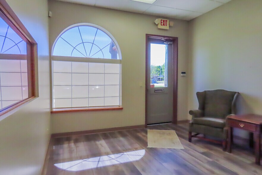 More Photos Of 500-514 W Atlanta St, Broken Arrow Medical For Lease