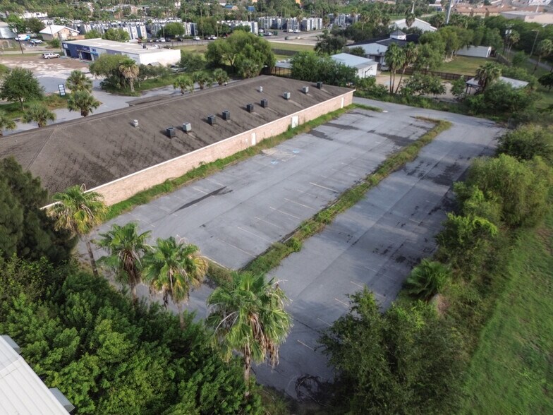 More Photos Of 1060 MacKintosh Dr, Brownsville Office For Lease