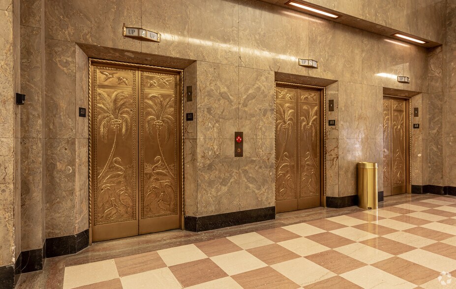 More Photos Of 169 E Flagler St, Miami Office For Lease