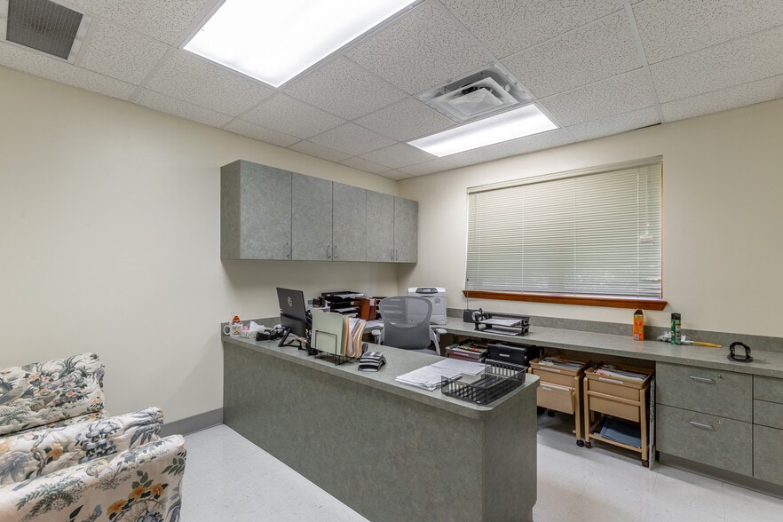 More Photos Of 932 Spring Creek Rd, Chattanooga Office For Sale