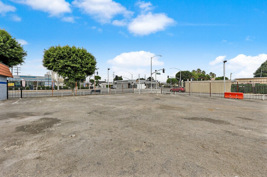 More Photos Of 310 N Long Beach Blvd, Compton Storefront Retail Office For Sale