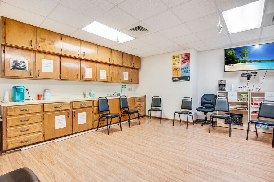 More Photos Of 231 Memorial Dr, Jacksonville Medical For Sale