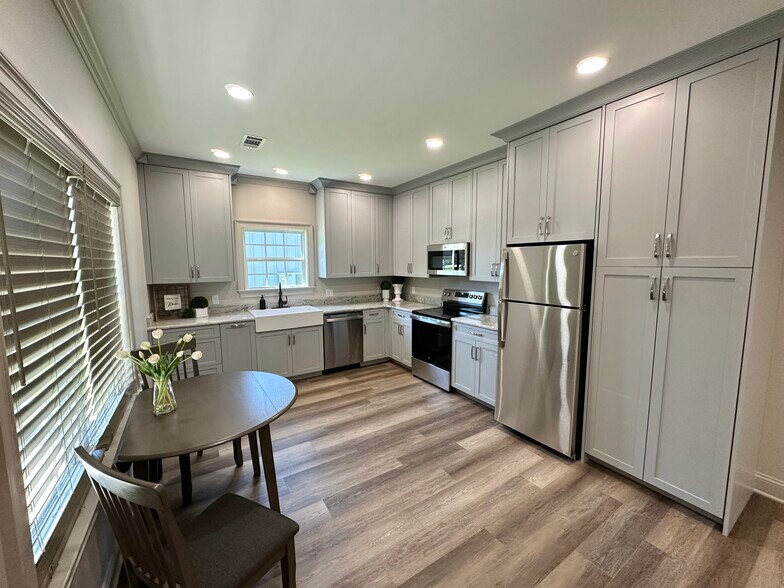 More Photos Of 240 Sunset Cir, Moultrie Apartments For Sale