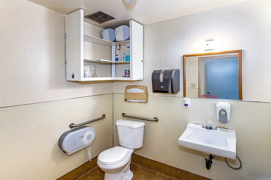 More Photos Of 12561-12563 Persing Dr, Whittier Showroom For Sale