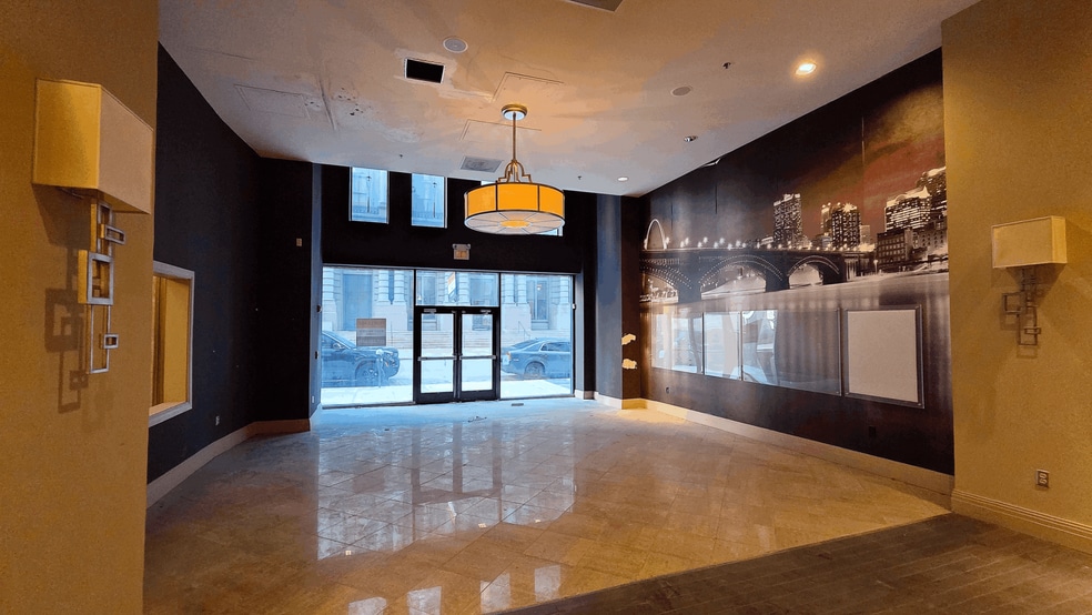More Photos Of 816 Olive St, Saint Louis General Retail For Lease