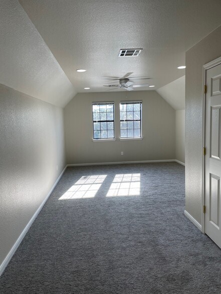 More Photos Of 4225 E Highway 290, Dripping Springs Office For Lease