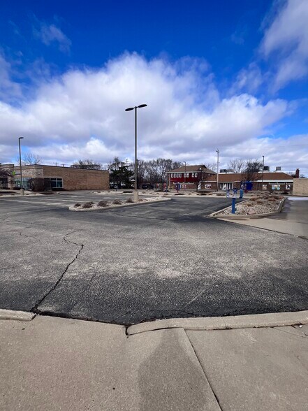 More Photos Of 1780 22nd Ave, Kenosha Fast Food For Sale
