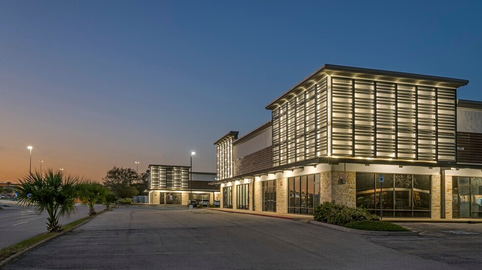 More Photos Of 19010-19074 Gulf Fwy, Friendswood Unknown For Lease