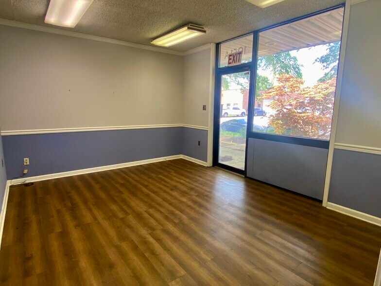 More Photos Of 1051 Cannons Ct, Woodbridge Industrial For Lease