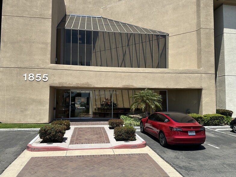 More Photos Of 1855 W Katella Ave, Orange Office Residential For Lease