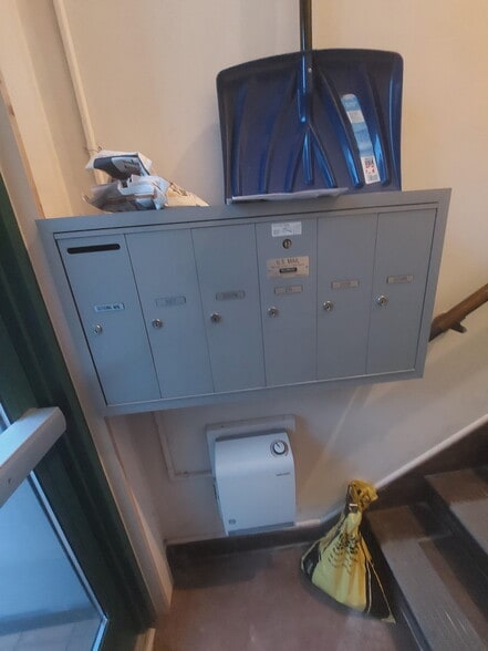 More Photos Of 207-211 E Main St, Watertown Office For Lease