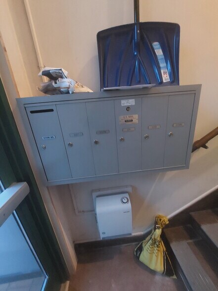 More Photos Of 207-211 E Main St, Watertown Office For Lease