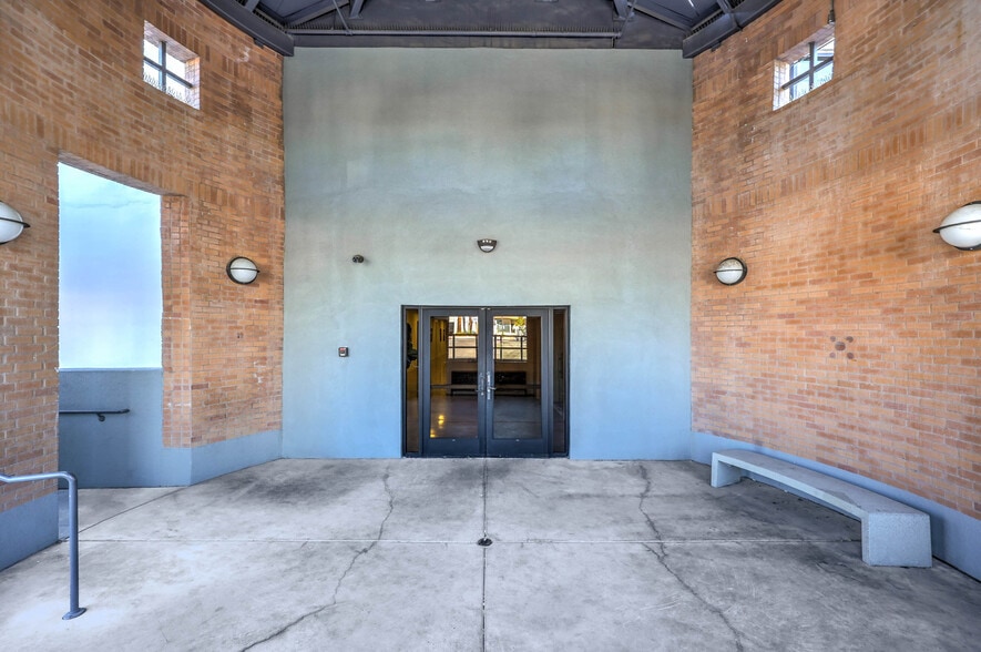 More Photos Of 730 Las Vegas Blvd S, Las Vegas General Retail For Lease