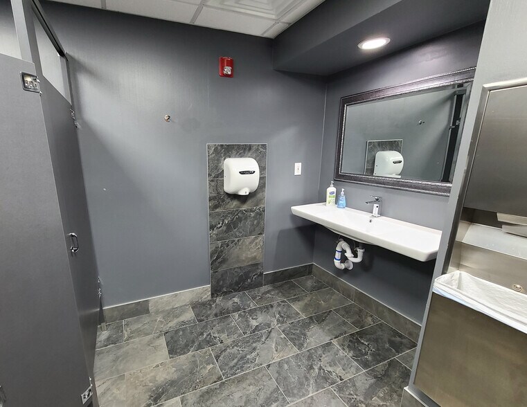 More Photos Of 1685 Terrell Mill Rd SE, Marietta Coworking Space