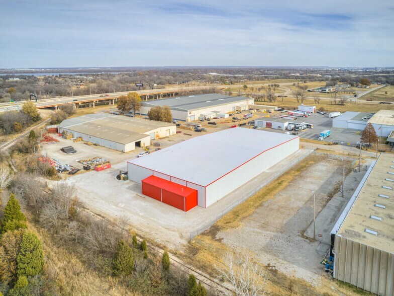 More Photos Of 3000 N Florence Ave, Tulsa Distribution For Lease