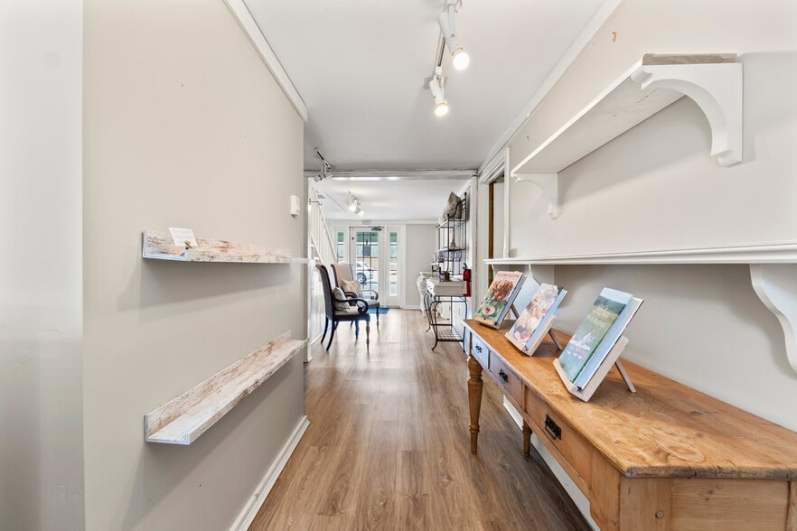 More Photos Of 2049 Post Rd, Wells Storefront Retail Office For Lease