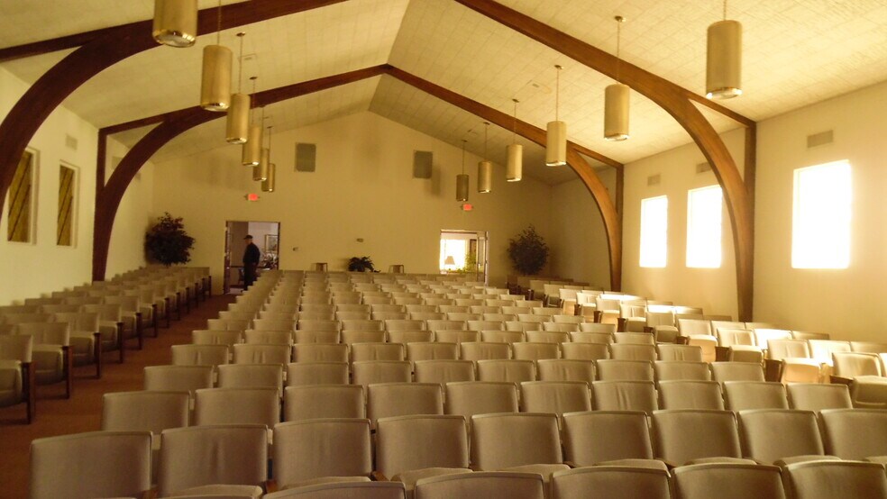 More Photos Of 300 S 7th St, Las Vegas Religious Facility For Sale