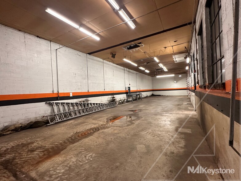 More Photos Of 64 Morgantown Rd, Reading Warehouse For Lease
