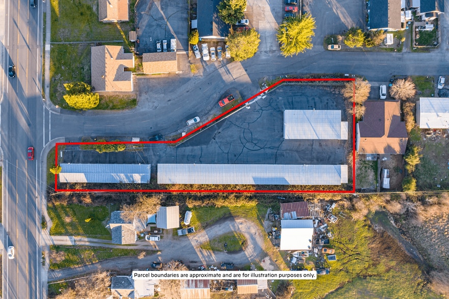 More Photos Of 100 Pardee Ln, Grants Pass Self Storage For Sale