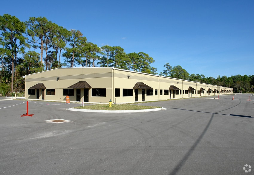 More Photos Of 901 S Charles Richard Beall Blvd, Debary Warehouse For Lease