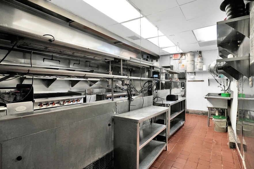 More Photos Of 211-221 Navarre Ave, Coral Gables Restaurant For Lease