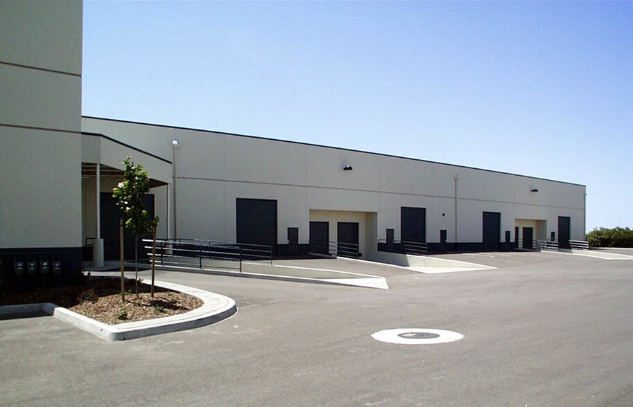 More Photos Of 840 Riverside Pky, West Sacramento Flex For Lease