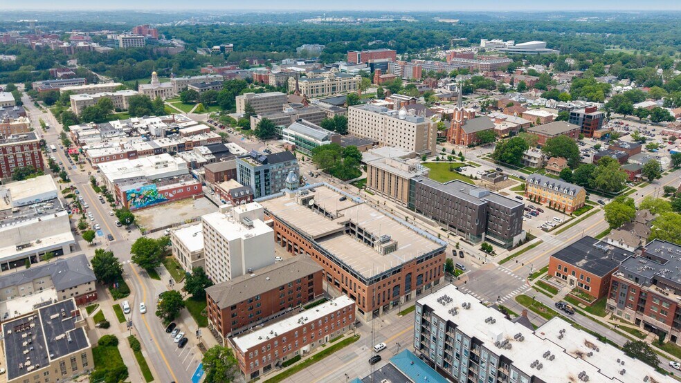 More Photos Of 2-14 S Linn St, Iowa City Office For Lease