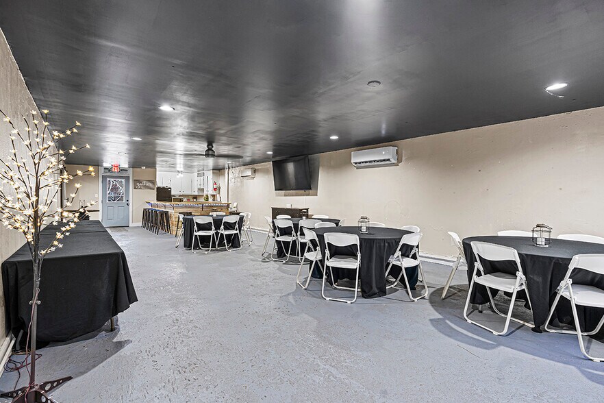 More Photos Of 102 N Cambridge St, Ninety Six Office For Sale