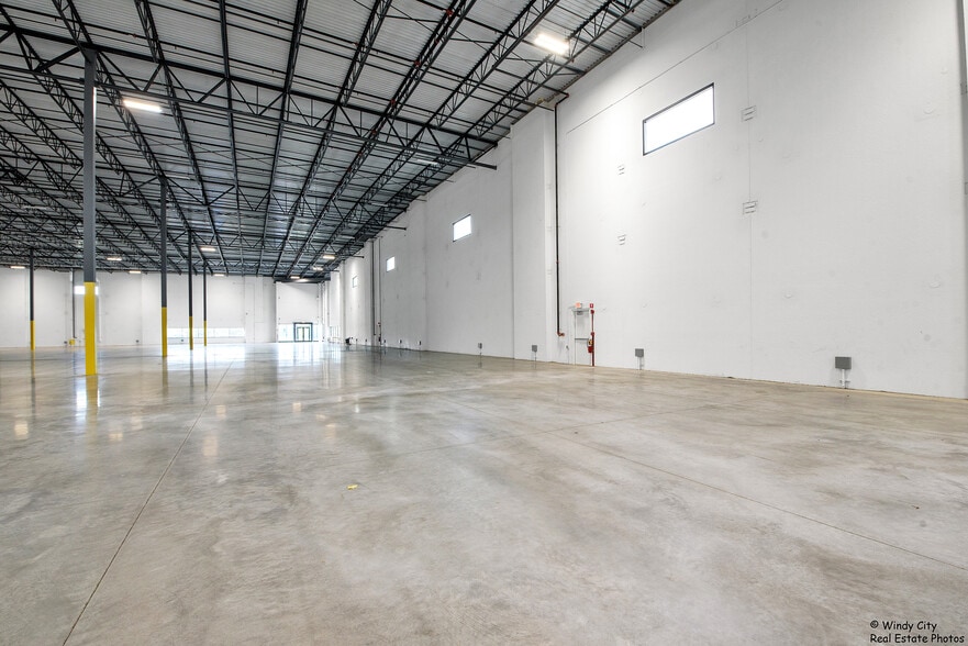 More Photos Of SEC Kenyon Road and IL RT. 25, Bartlett Distribution For Lease