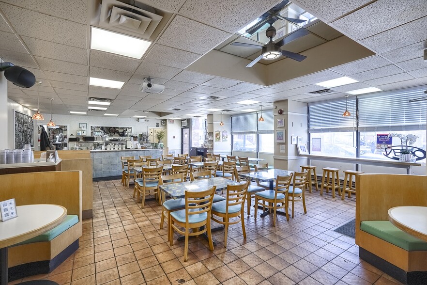 More Photos Of 369 Keele St, Toronto Restaurant For Lease