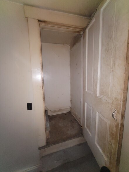 More Photos Of 1823 W 8th St, Muncie Multifamily For Sale