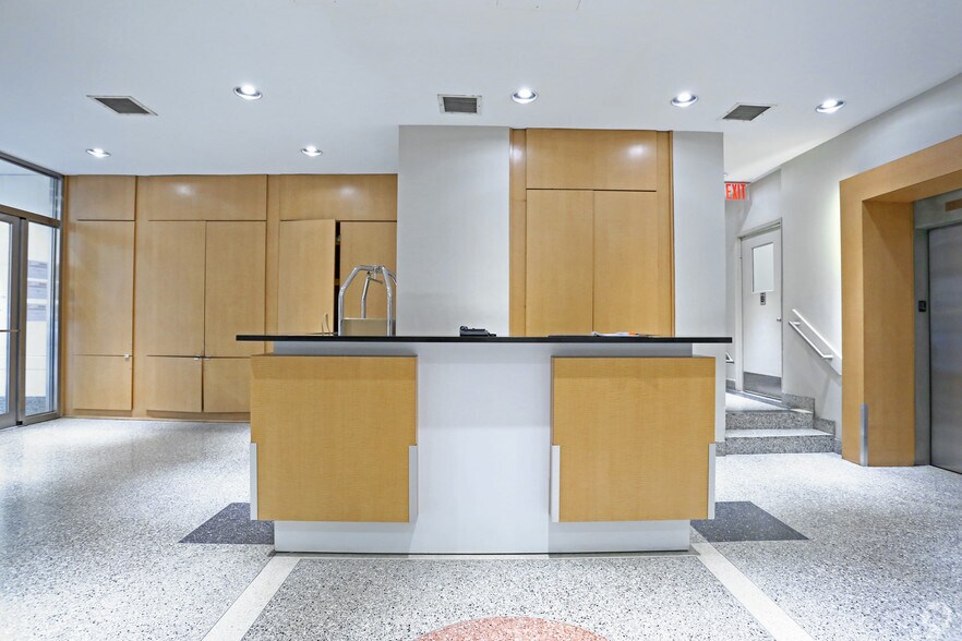 More Photos Of 330 W 58th St, New York Apartments For Lease