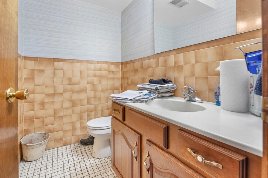 More Photos Of 14924 Beloit Snodes Rd, Beloit Manufacturing For Sale