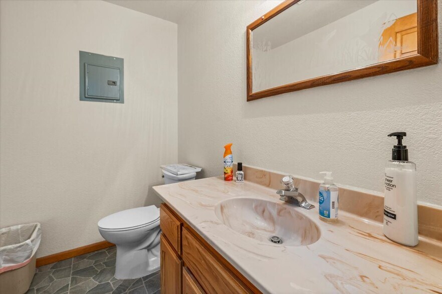 More Photos Of 41609 Big Bear Blvd, Big Bear Lake Office For Sale