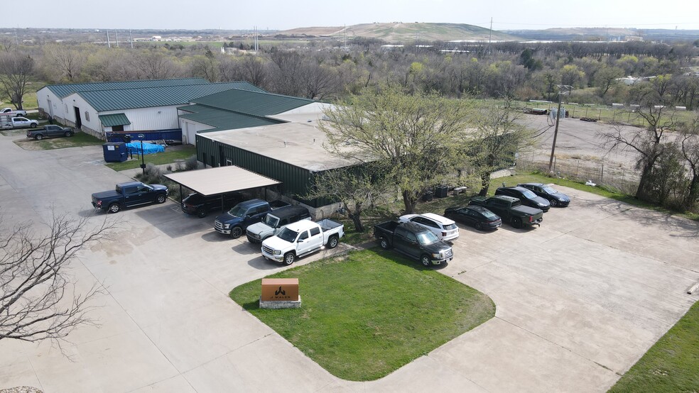 Primary Photo Of 4809 Century Dr, Forest Hill Warehouse For Lease