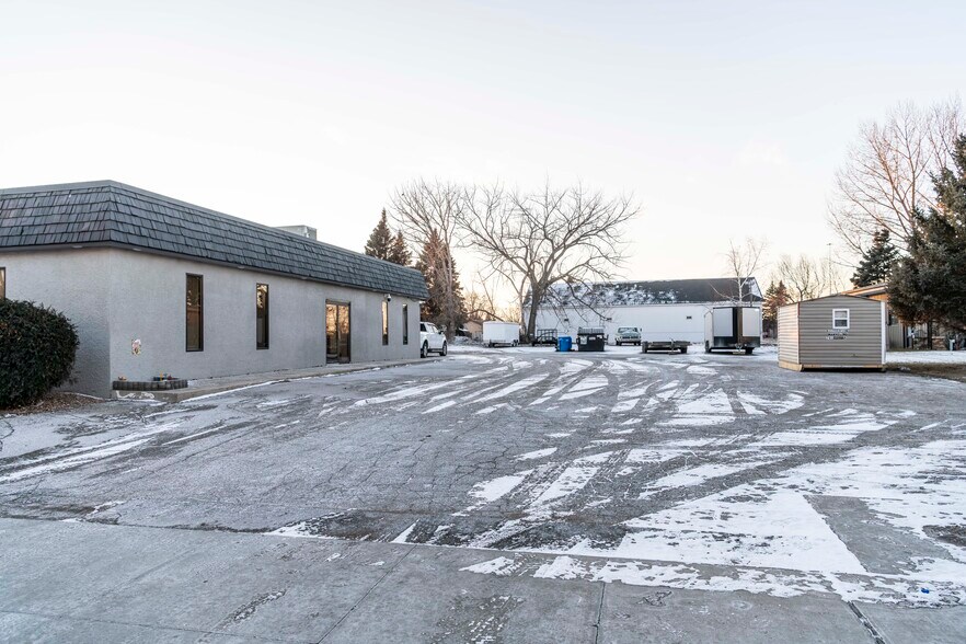 More Photos Of 1119 N 42nd St, Grand Forks Office For Lease