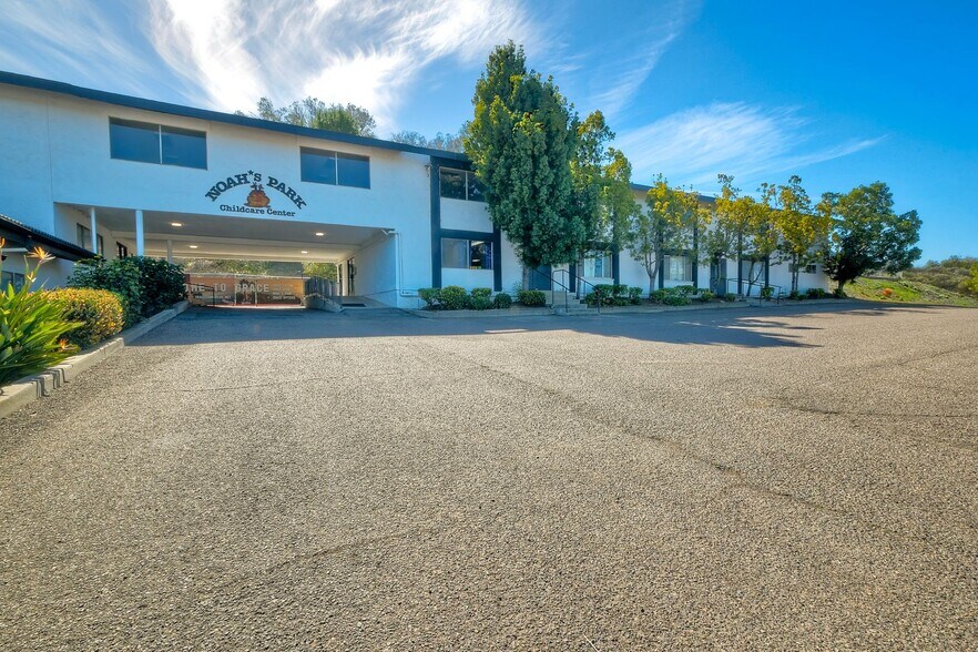 More Photos Of 855 Barham Dr, San Marcos Religious Facility For Lease